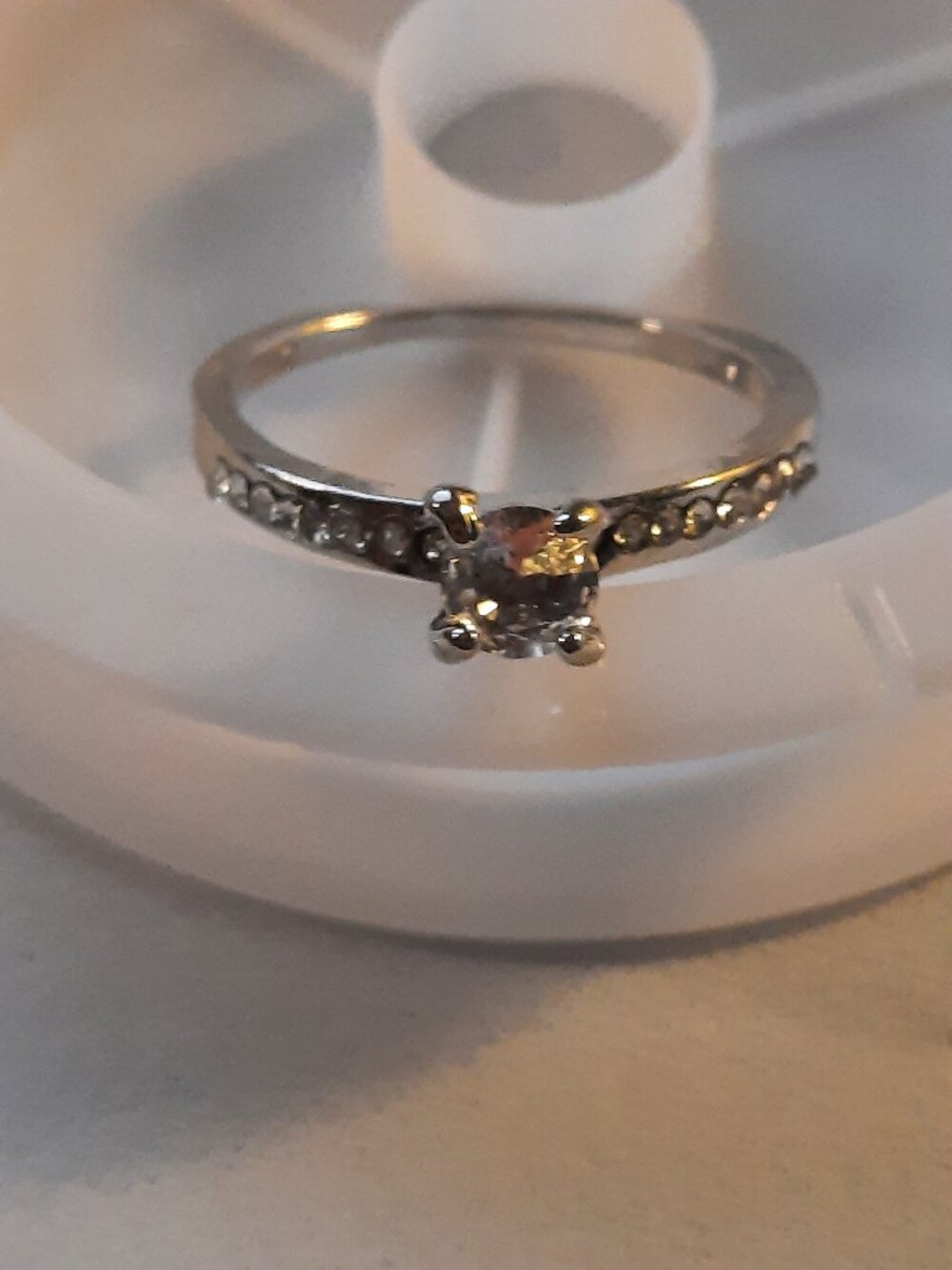 Brand New Dazzling Engagment Ring